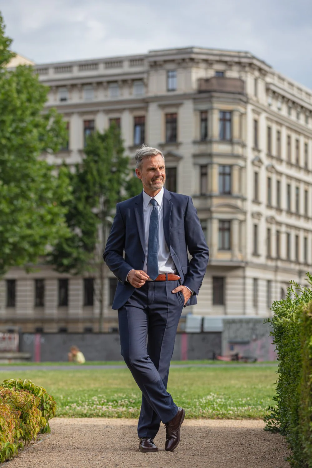 DUQE Vegan Antique Brown - Image 9